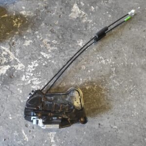 Cerradura puerta delantera izquierda Toyota Hilux Double Cab VIII 2.4 D-4D (150 cv) 4WD S&S