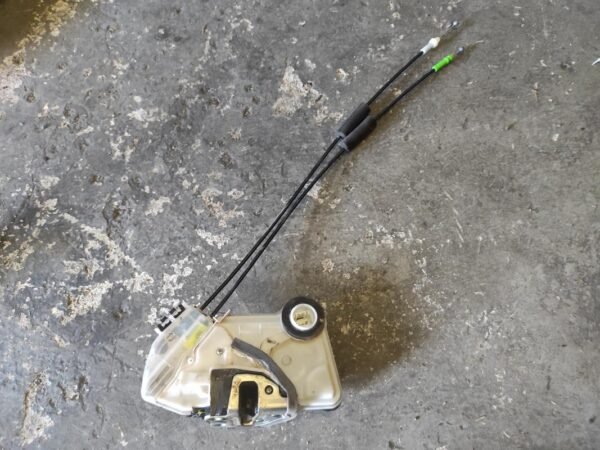Cerradura puerta delantera derecha Toyota Hilux Double Cab VIII 2.4 D-4D (150 cv) 4WD S&S - Imagen 2