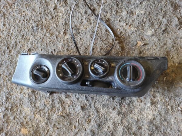 Mando calefaccion / A/A Toyota Hilux Double Cab VIII 2.4 D-4D (150 cv) 4WD S&S