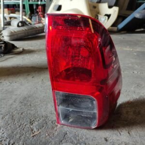 Piloto trasero derecho Toyota Hilux Double Cab VIII 2.4 D-4D (150 cv) 4WD S&S