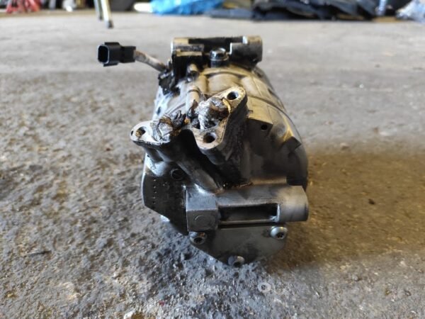 Compresor aire acondicionado Renault Latitude 2.0 dCi (150 cv) FAP - Imagen 4