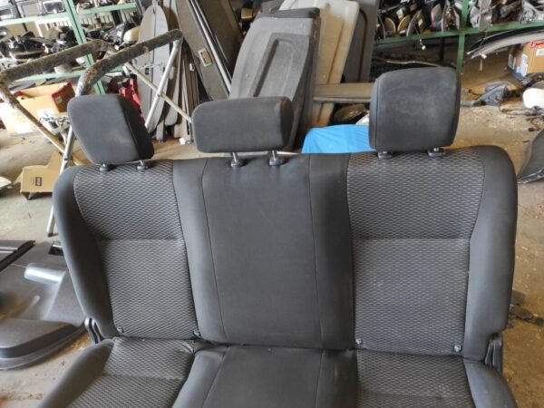 Juego asientos completo Toyota Hilux Double Cab VIII 2.4 D-4D (150 cv) 4WD S&S - Imagen 7