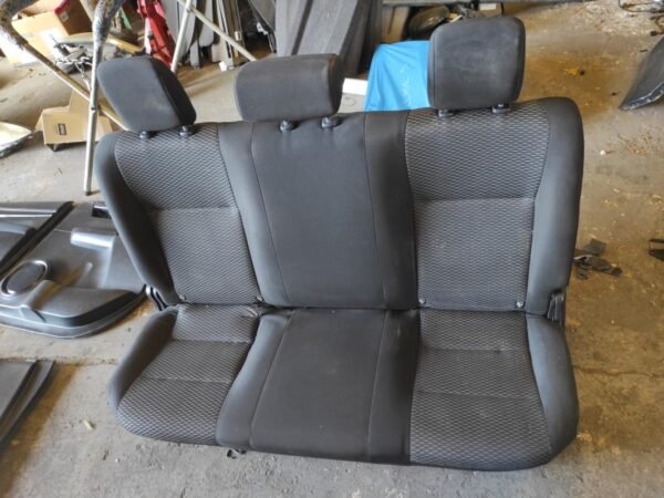 Juego asientos completo Toyota Hilux Double Cab VIII 2.4 D-4D (150 cv) 4WD S&S - Imagen 3