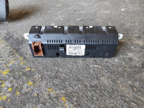 Pantalla multifunción Peugeot 407 SW 2.0 HDi (136 cv) - Imagen 2