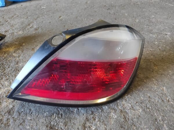 Piloto trasero derecho Opel Astra H 1.7 CDTI (100 cv)
