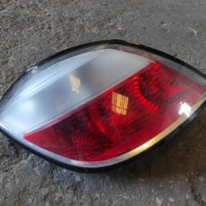 Piloto trasero izquierdo Opel Astra H 1.7 CDTI (100 cv)