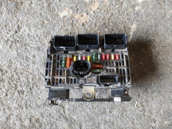 Caja de reles / fusibles Citroen C5 I (Fase II, 2004) 2.0 HDi (136 cv) FAP