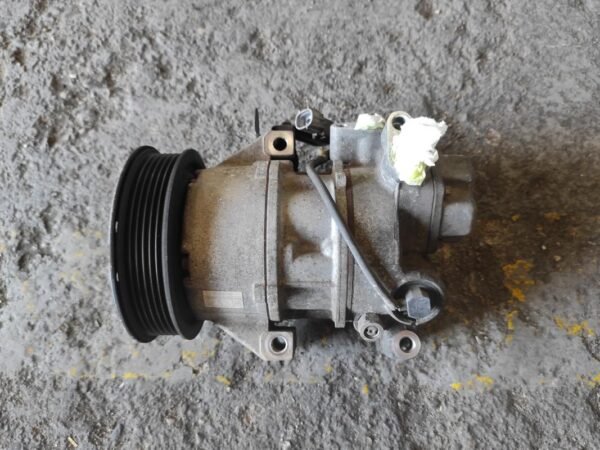 Compresor aire acondicionado Toyota Yaris II 1.4 D-4D (90 cv) - Imagen 2