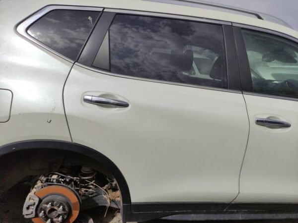 Puerta trasera derecha Nissan X-Trail III (T32) 1.6 dCi (130 cv)