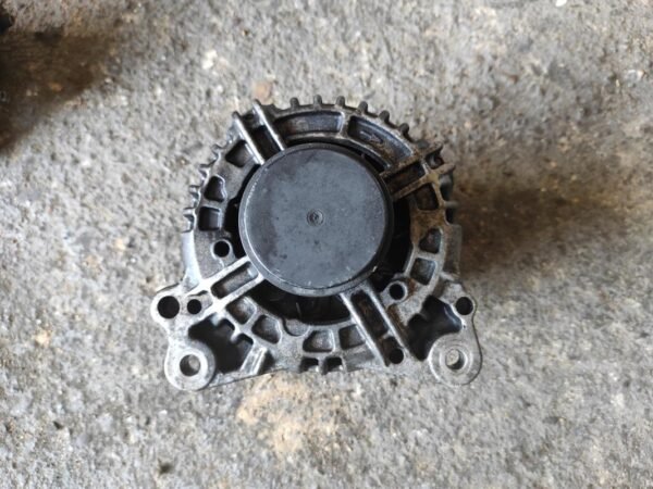 Alternador Volkswagen Jetta V 2.0 TDI PDE (140 cv) - Imagen 2