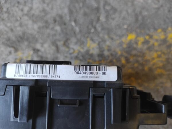 Caja de reles / fusibles Citroen Xsara Picasso (N68) 1.6 HDI FAP (109 cv) - Imagen 2