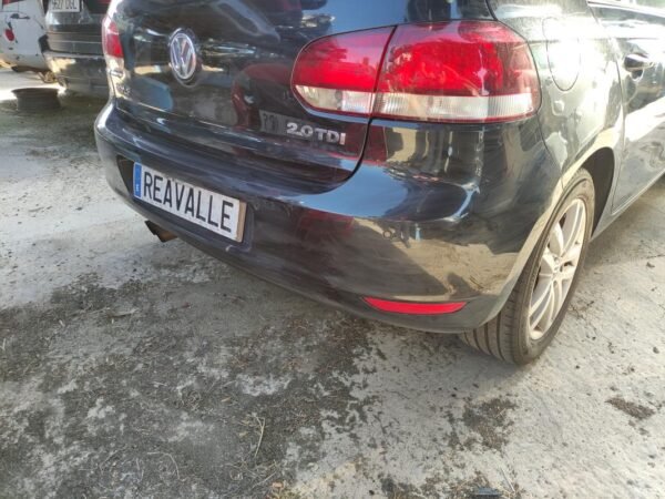 Paragolpe trasero Volkswagen Golf VI 2.0 TDI (140 cv) - Imagen 2