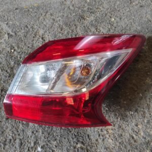 Piloto trasero derecho Nissan Pulsar (C13) 1.5 dCi (110 cv)