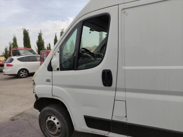 Puerta delantera izquierda Fiat Ducato Furgón (250_, 290_) 120 Multijet 2.3 D (120 cv)