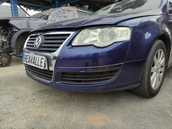 Paragolpe delantero Volkswagen Passat (B6) 2.0 TDI (140 cv) - Imagen 3