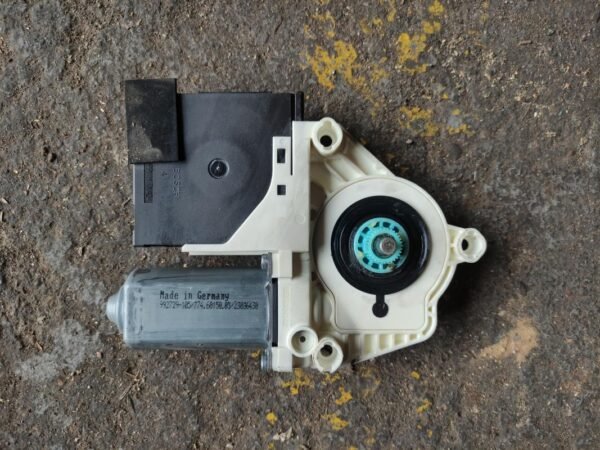 Motor elevalunas delantero izquierdo Volkswagen Passat (B6) 2.0 TDI (140 cv) - Imagen 2