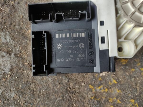 Motor elevalunas delantero izquierdo Volkswagen Passat (B6) 2.0 TDI (140 cv) - Imagen 4