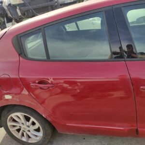 Puerta trasera derecha Renault Megane III (version 2012) 1.2 TCe (116cv)