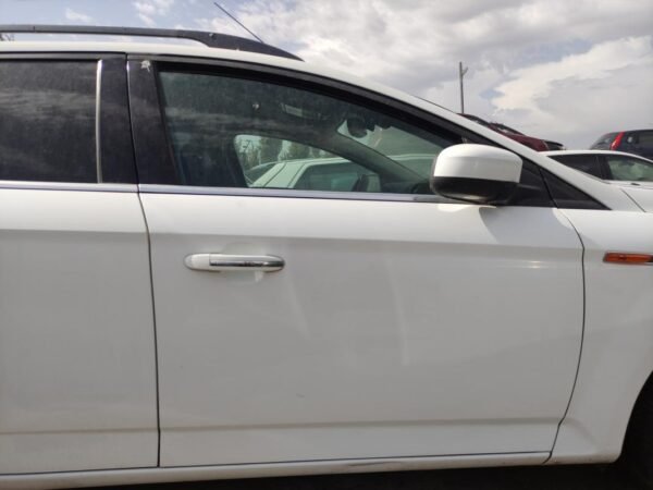 Puerta delantera derecha Ford Mondeo III Wagon 2.0 TDCi (140 cv)