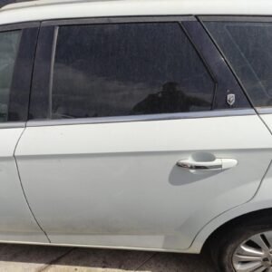 Puerta trasera izquierda Ford Mondeo III Wagon 2.0 TDCi (140 cv)