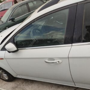 Puerta delantera izquierda Ford Mondeo III Wagon 2.0 TDCi (140 cv)