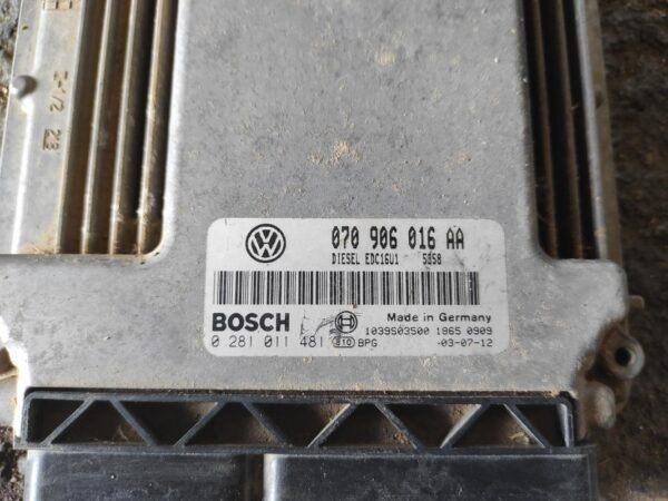 Centralita motor uce Volkswagen Touareg I (7L) 5.0 V10 TDI (313 cv) - Imagen 2