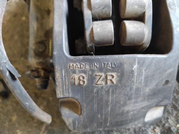 Juego de pinzas de freno delanteras Volkswagen Touareg I (7L) 5.0 V10 TDI (313 cv) - Imagen 4