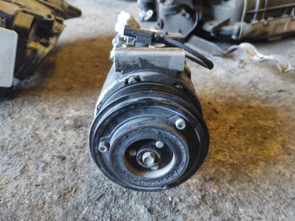 Compresor aire acondicionado Bmw Serie 3 (E90) 325i (218 cv) Automatico - Imagen 3
