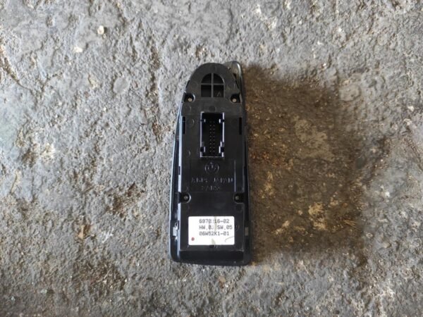 Mando elevalunas delantero izquierdo Bmw Serie 1 (E87) 120d (163 cv) - Imagen 2