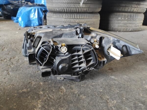 Faro derecho Bmw Serie 1 (E87) 120d (163 cv) - Imagen 2