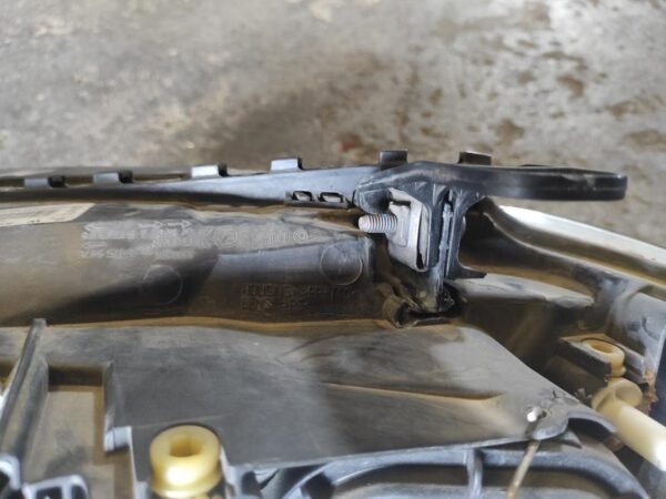 Faro derecho Bmw Serie 1 (E87) 120d (163 cv) - Imagen 4