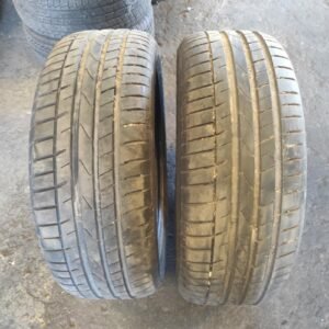 Juego de Neumáticos Starmaxx 235/50R19, año 2022.