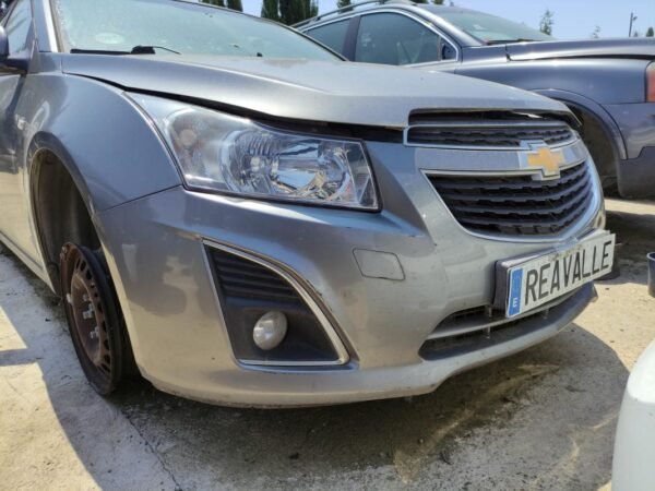 Paragolpe delantero Chevrolet Cruze Hatchback (Versión 2013) 1.7 TD (130 cv) - Imagen 2