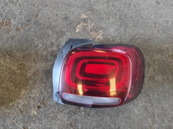 Piloto trasero derecho Citroen C3 AIRCROSS II (2R_, 2C_) 1.2 PureTech 110 (2RHNZB, 2RHNZW, 2RHNPX, 2RHNPJ) (110 cv)