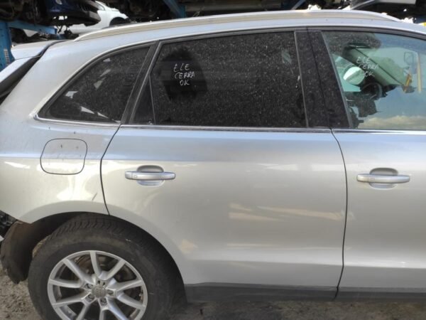 Puerta trasera derecha Audi Q5 I 2.0 TDI (170 cv) quattro
