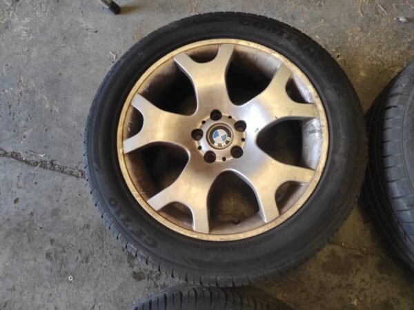 Llantas de 19 pulgadas BMW X5 (E53) (E-9Jx19EH2 IS48 delanteras) , con neumáticos delanteros 255/50R19 107W, año 2023, marca Comforser, (llantas traseras E-10Jx19EH2 IS45) neumáticos traseros 285/45R19 111Y año 2023, marca Tracmax. - Imagen 2