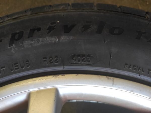 Llantas de 19 pulgadas BMW X5 (E53) (E-9Jx19EH2 IS48 delanteras) , con neumáticos delanteros 255/50R19 107W, año 2023, marca Comforser, (llantas traseras E-10Jx19EH2 IS45) neumáticos traseros 285/45R19 111Y año 2023, marca Tracmax. - Imagen 12