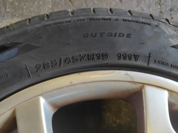 Llantas de 19 pulgadas BMW X5 (E53) (E-9Jx19EH2 IS48 delanteras) , con neumáticos delanteros 255/50R19 107W, año 2023, marca Comforser, (llantas traseras E-10Jx19EH2 IS45) neumáticos traseros 285/45R19 111Y año 2023, marca Tracmax. - Imagen 10