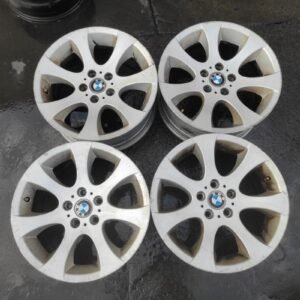Llantas de 18 pulgadas BMW Serie 3 (E90), bidimensionales, delanteras 8Jx18 EH2 IS34, traseras 8 1/2Jx18 EH2 IS37.