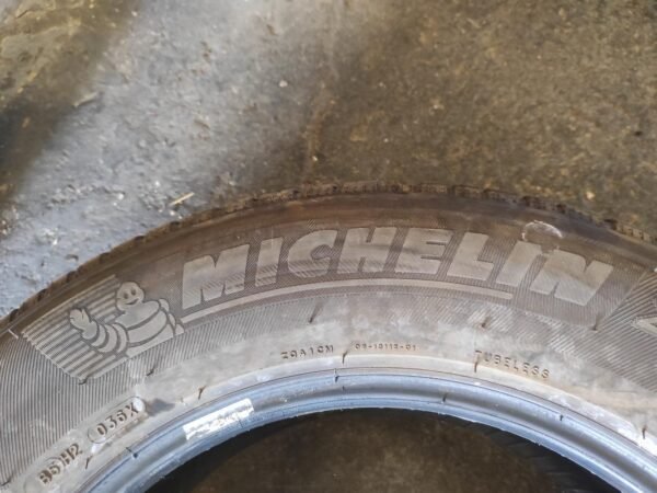 Juego de Neumáticos Michelin 235/65R17, año 2022. - Imagen 3