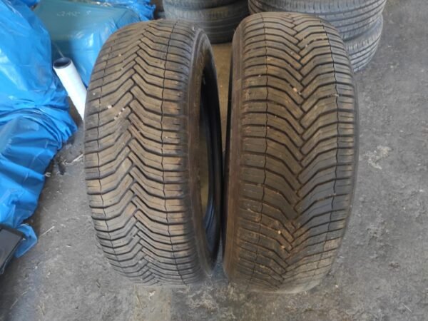 Juego de Neumáticos Michelin 235/65R17, año 2022.