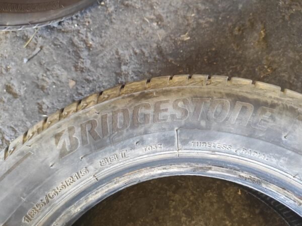 Juego de Neumáticos Bridgestone 185/65R15, año 2023. - Imagen 3
