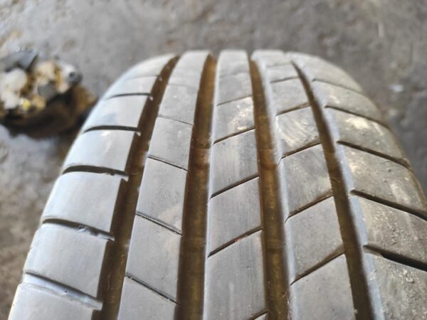 Juego de Neumáticos Bridgestone 185/65R15, año 2023. - Imagen 4