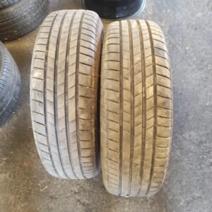Juego de Neumáticos Bridgestone 185/65R15, año 2023.