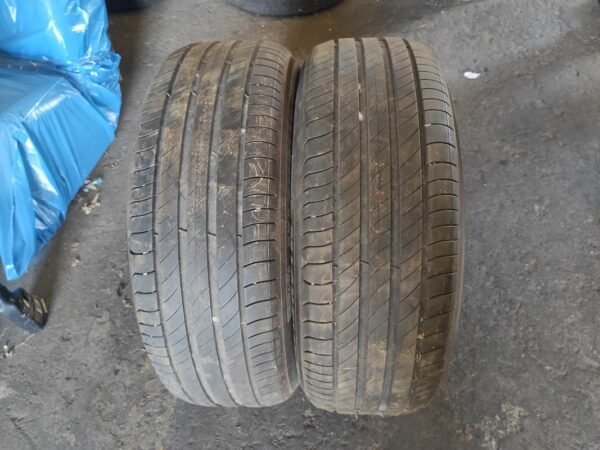 Juego de Neumáticos Michelin 215/60R17, año 2022.