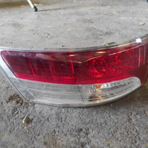 Piloto trasero izquierdo Toyota Avensis III 2.0 D-4D (126 cv)