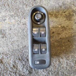 Mando elevalunas delantero izquierdo Renault Kangoo II 1.5 dCi (90 cv)
