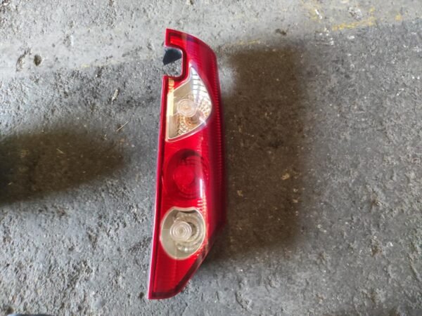 Piloto trasero derecho Renault Kangoo II 1.5 dCi (90 cv)
