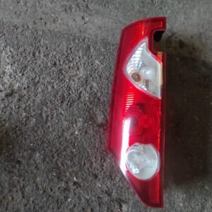 Piloto trasero izquierdo Renault Kangoo II 1.5 dCi (90 cv)