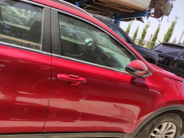 Puerta delantera derecha Kia Sportage IV 1.6 CRDi (115cv)